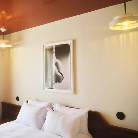 Hotel Present - Entree Autonome, Reception En Ligne - Encore Mieux
