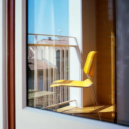 Present - Entree Autonome, Reception En Ligne - Encore Mieux Arles